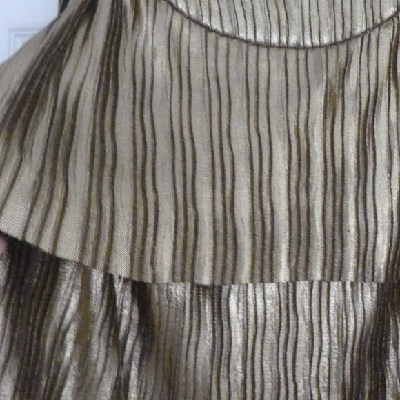 Women's Gold ruffled top - Picture 2 of 7
